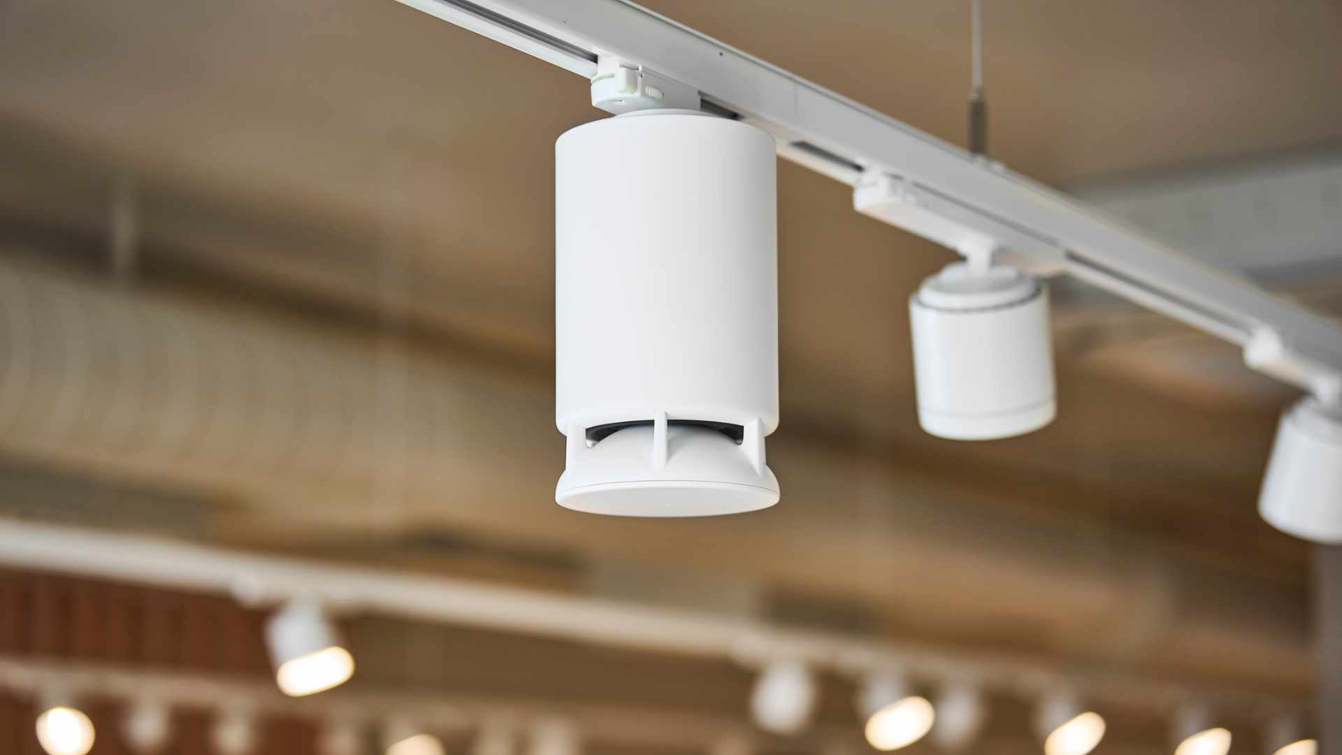 Altoparlante omnidirezionale Spottune Omni Track bianco per sonorizzazione retail